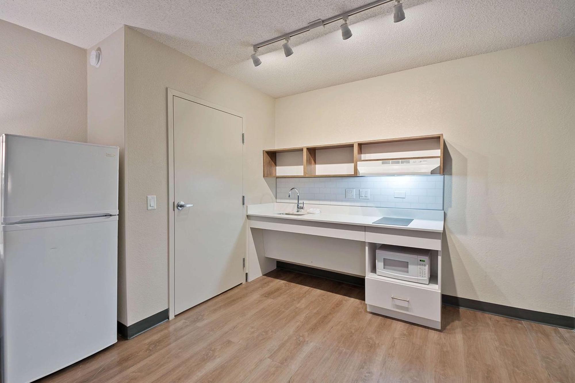 Extended Stay America Suites - Miami - Airport - Blue Lagoon Miami Springs Екстер'єр фото