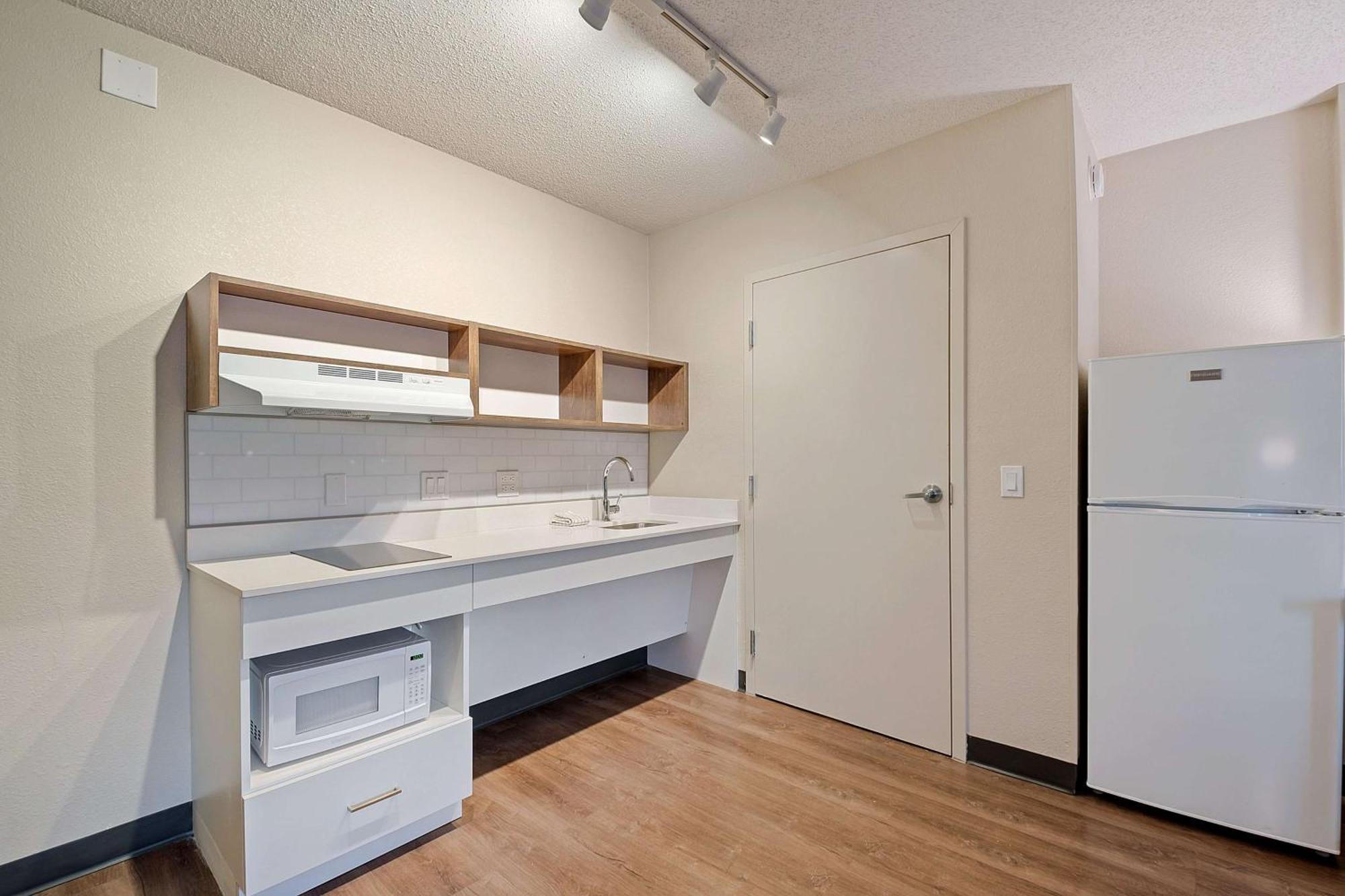 Extended Stay America Suites - Miami - Airport - Blue Lagoon Miami Springs Екстер'єр фото
