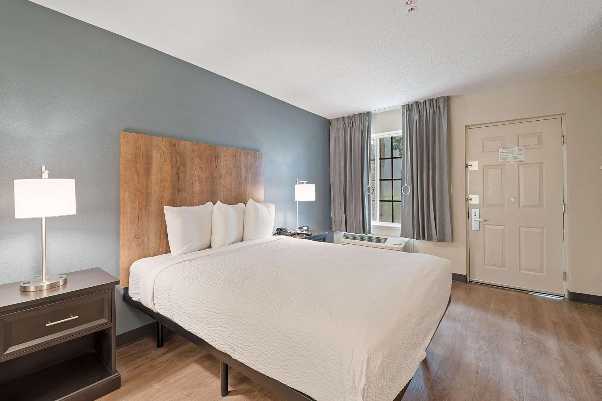 Extended Stay America Suites - Miami - Airport - Blue Lagoon Miami Springs Екстер'єр фото
